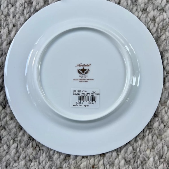 Set of 4 $280 Noritake Bone China Palace Christmas Platinum 4781 salad plates - Picture 6 of 10